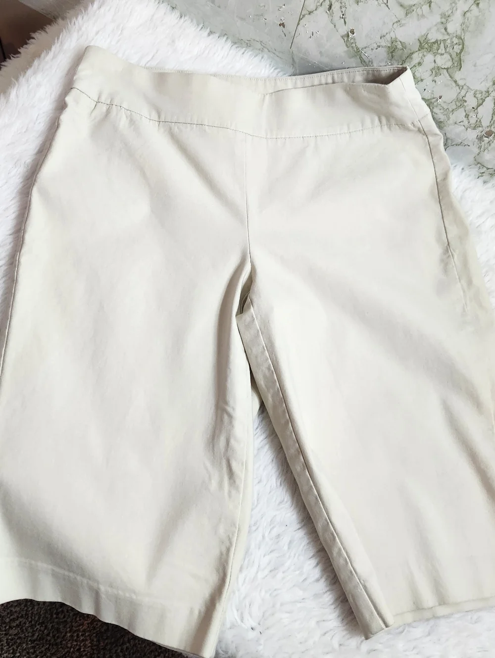 Chico's Pull-On Light Khaki Bermudas